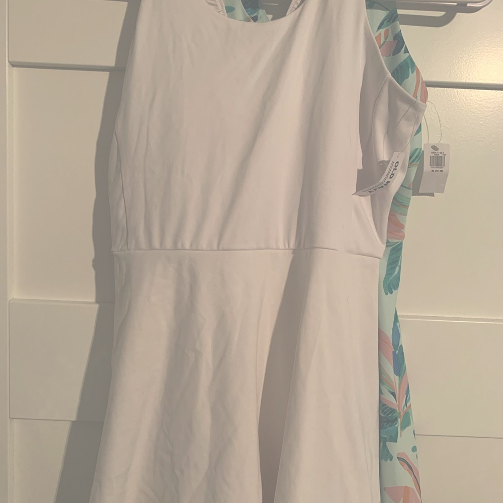 OLD NAVY GIRLS 1 piece skort jumper. white, black, leaf multi.